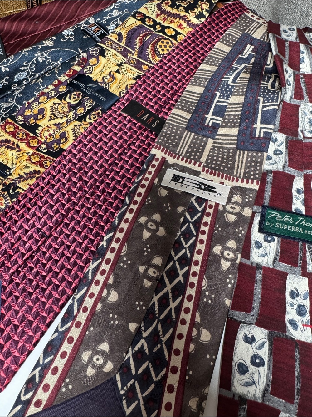 Lot of 8 Vintage Silk Ties DKNY DAKS Mario Valentino Daniel Hechter - Picture 7 of 7